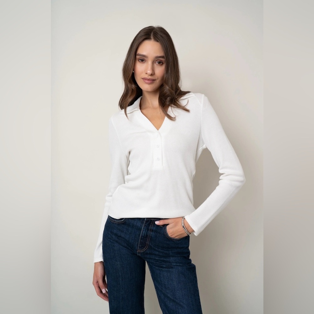 NWT Cyrus Women's Waffle Botton Up Open Collar V-Neck Thermal Top - Medium, Bone
